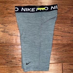 NWT Nike Pro Training Women’s Compression Shorts size XS Gray